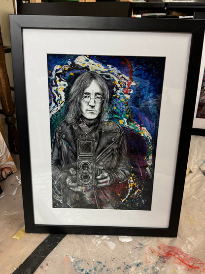 John Lennon Twin Lens 18x24x1 black wood Rame white mat @NeWorlDeli